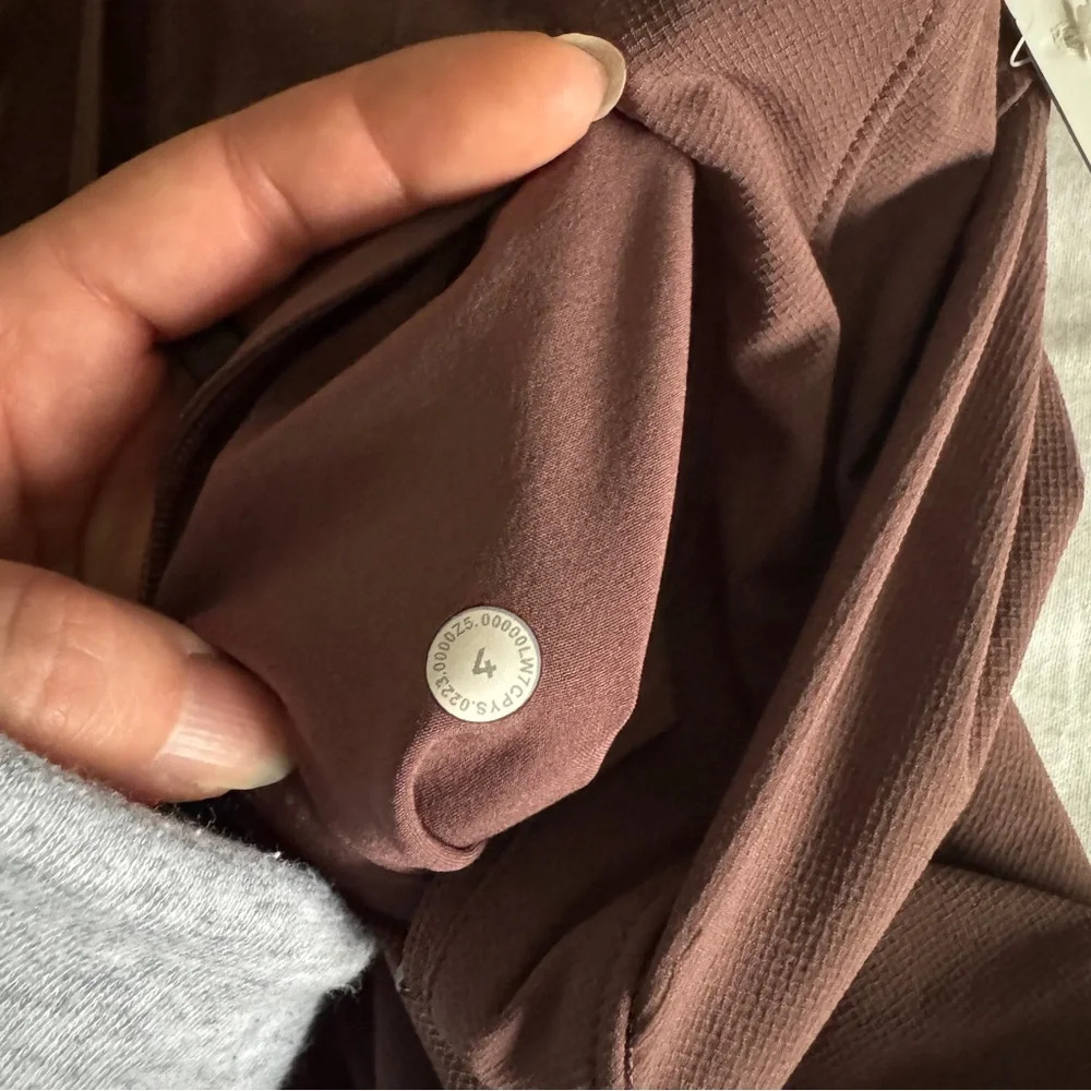 ๐๐ค Lululemon License to Train HR Short 4โ Dark Oxide - Picture 8 of 9